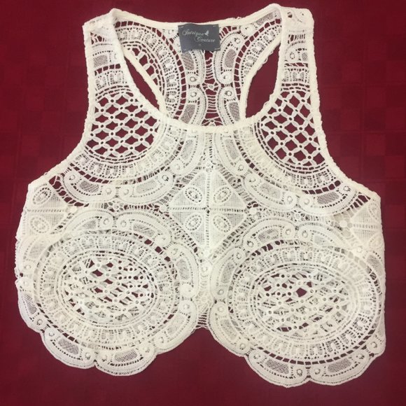 Chic Lace Pullover Top - Picture 3 of 5